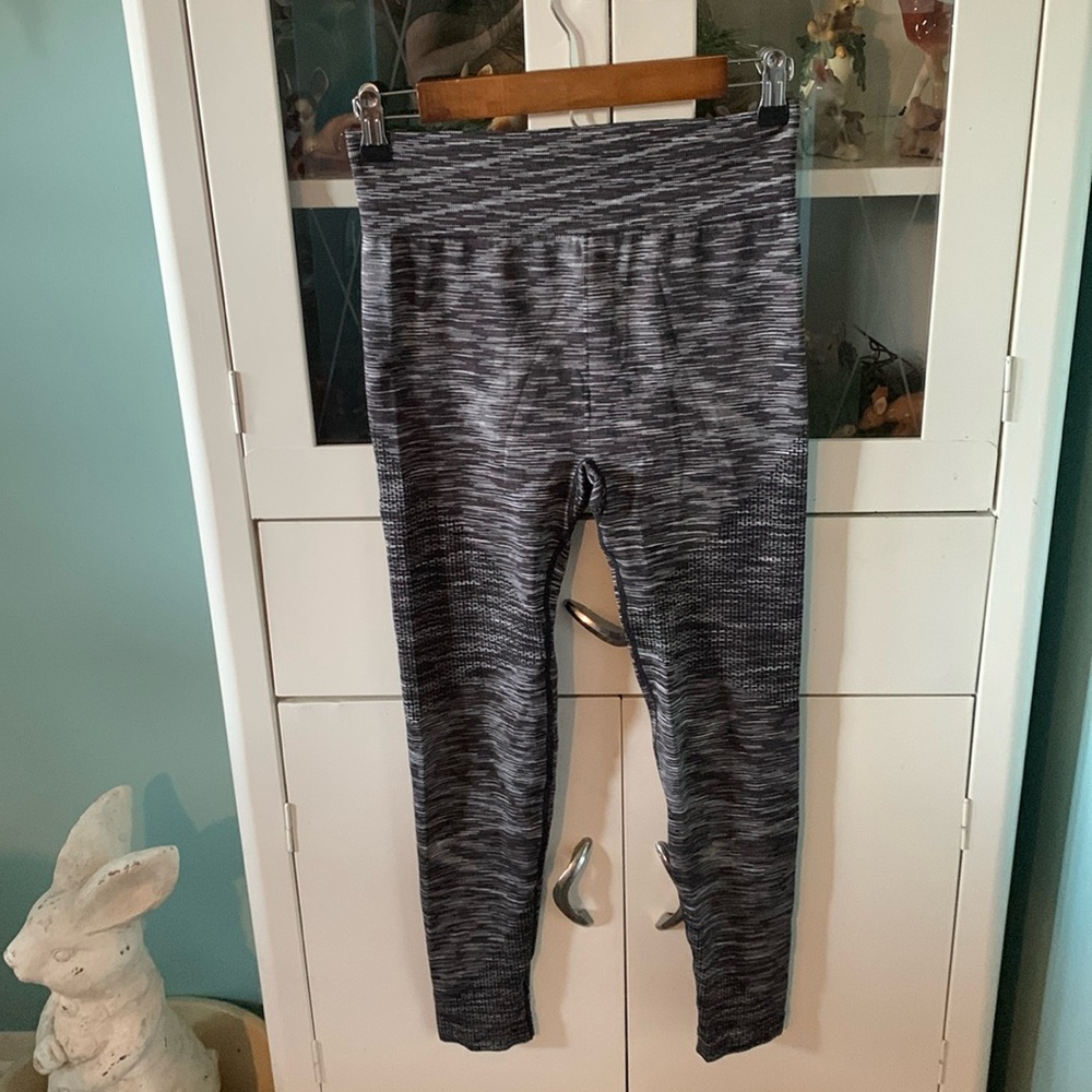 Aerie sz M leggings euc